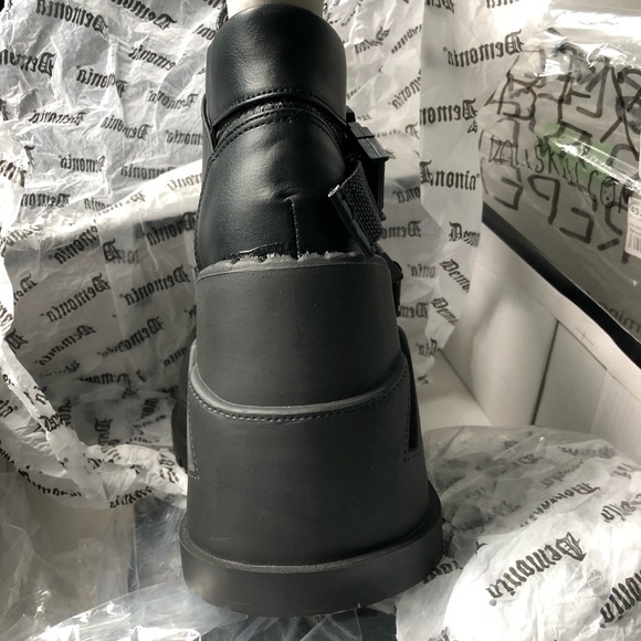 Demonia platform shoes size 6 - Picture 2 of 8